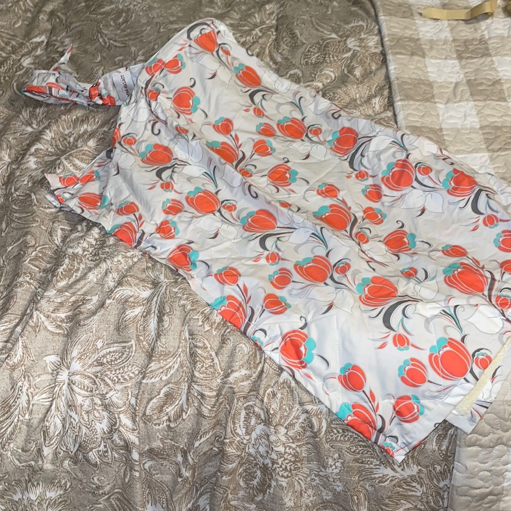 Bebe au lait nursing cover - never used